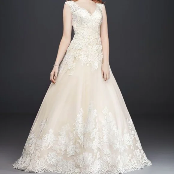 strapless open back dress Used Bridal Reflections Princess Wedding Dress
